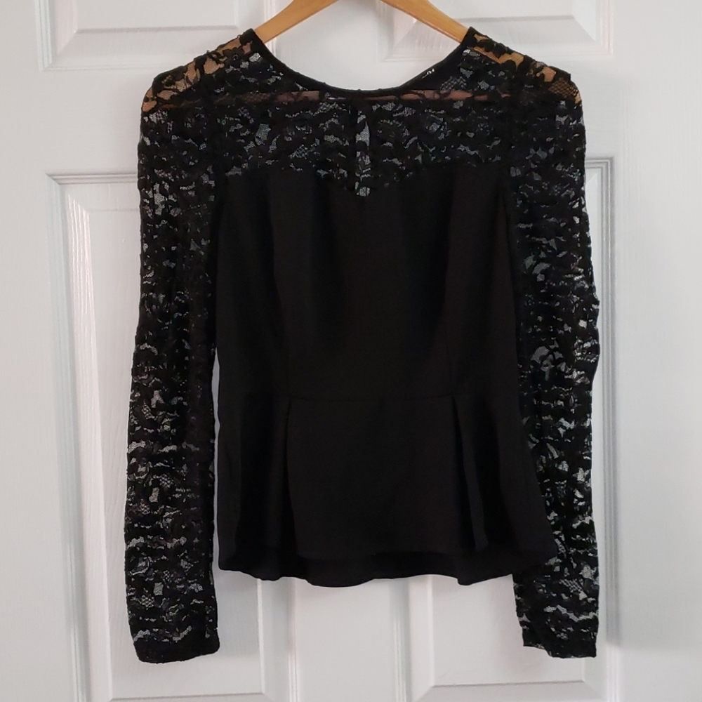 Black Blouse *SUPER CUTE* 🖤😍